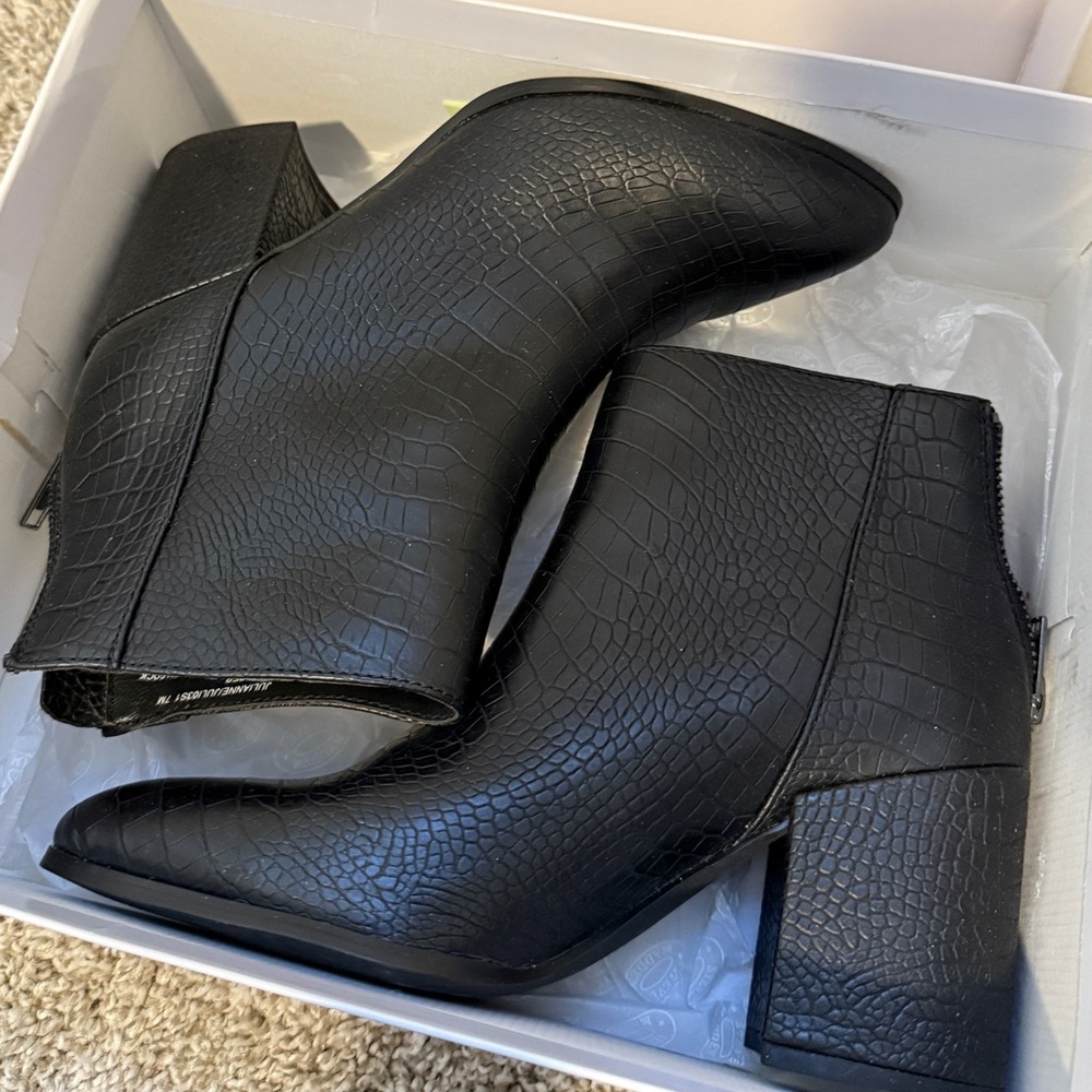 Steve Madden Julianne Bootie in Black Croc